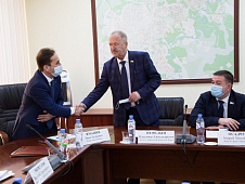Владимир Нефедьев принял участие в заседании думы Нягани