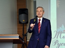 Андрей Артюхов принял участие в презентации альбома заслуженного художника Российской Федерации Александра Павлова