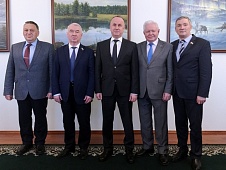 В региональном парламенте побывали руководители Надыма и Надымского района