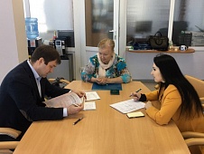 Денис Садовников провел прием избирателей в Муравленко