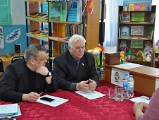 Юрий Конев принял участие в сходе граждан Караульноярского поселения Ярковского района