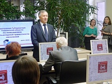 Фуат Сайфитдинов открыл очередной этап курсов компьютерной грамотности для людей старшего поколения