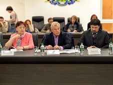 Владимир Ульянов принял участие в выездном заседании комитета по бюджету, налогам и финансам