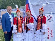 Владимир Нефедьев поздравил казахов с Курултаем