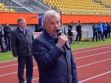 Владимир Ульянов отрыл первенство России по футболу 