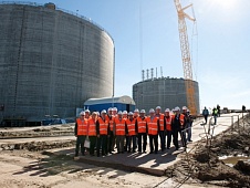 Депутаты Тюменской областной Думы оценили ход строительства завода по производству сжиженного газа на Ямале