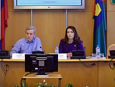 Депутаты областной Думы оценивают проекты кандидатов в Общественную молодежную палату