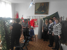 Тамара Казанцева посетила волонтёрский центр «Мы вместе» в Голышманово