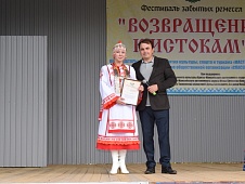 Владимир Ермолаев посетил региональный фестиваль забытых ремесел «Возвращение к истокам» в Нефтеюганске